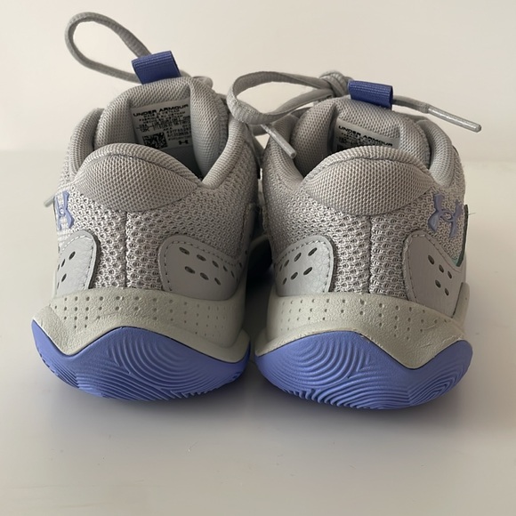 Under Armour Girls Basketball Sneakers (size 12) - Picture 7 of 11
